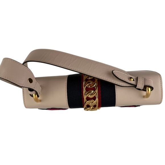 GUCCI Sylvie Embroidered Floral Shoulder Bag in White - Picture 4 of 16